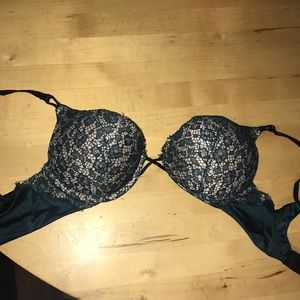VS bombshell 32C